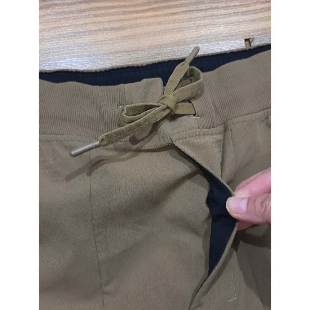 Lululemon ABC Jogger Mens Medium artifact Khaki Tapered Athletic Pants Casual